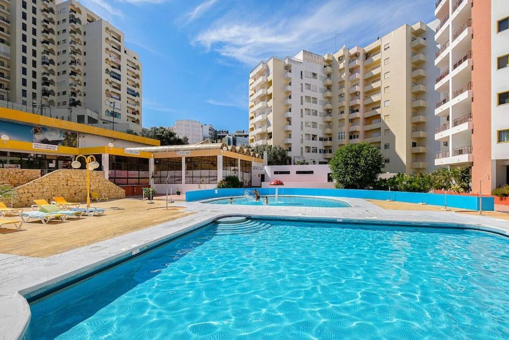 T2 With Pool, 300M From The Beach Portimão Eksteriør billede