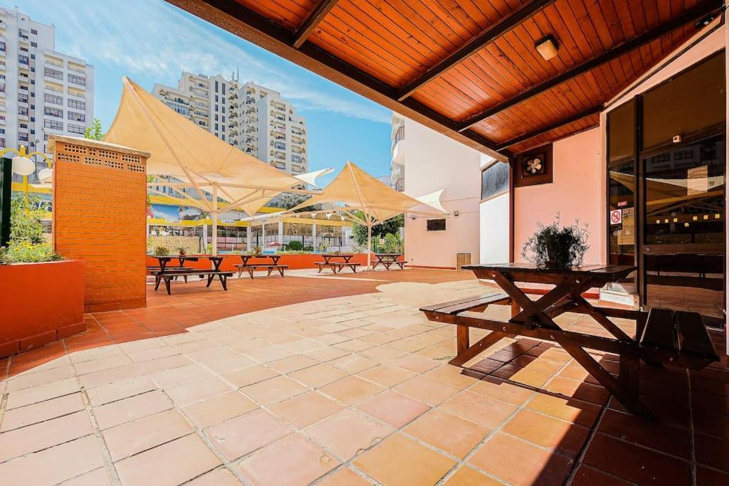T2 With Pool, 300M From The Beach Portimão Eksteriør billede